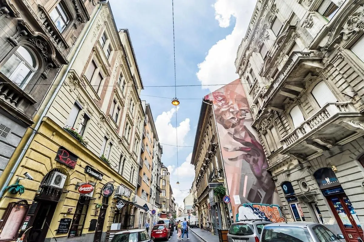 Robinia Downtown Apartment Budapest