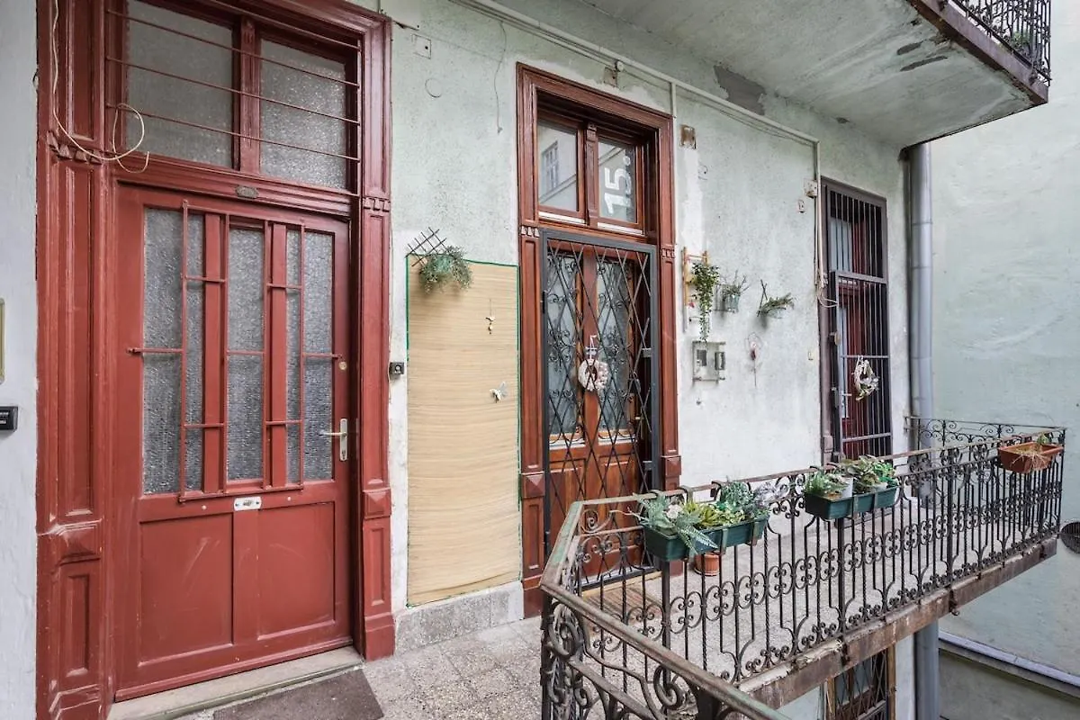 Robinia Downtown Apartment Budapest